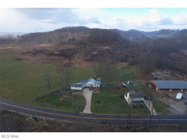 1146 Baltzley Valley Road SE, New Philadelphia, OH 44663