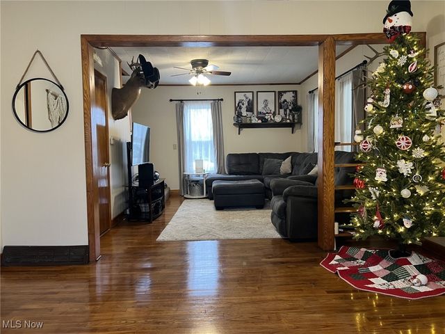 1146 Baltzley Valley Road SE, New Philadelphia, OH 44663