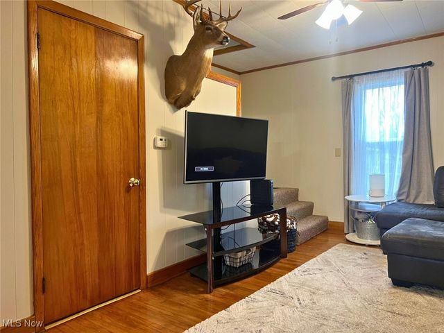 1146 Baltzley Valley Road SE, New Philadelphia, OH 44663