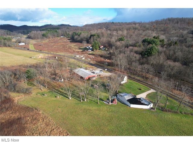 1146 Baltzley Valley Road SE, New Philadelphia, OH 44663