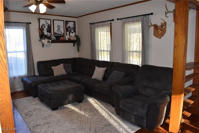 1146 Baltzley Valley Road SE, New Philadelphia, OH 44663