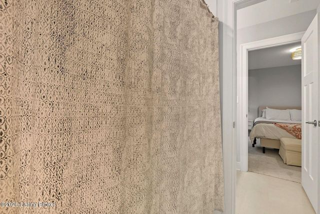 7505 Lone Oak Ct, Crestwood, KY 40014