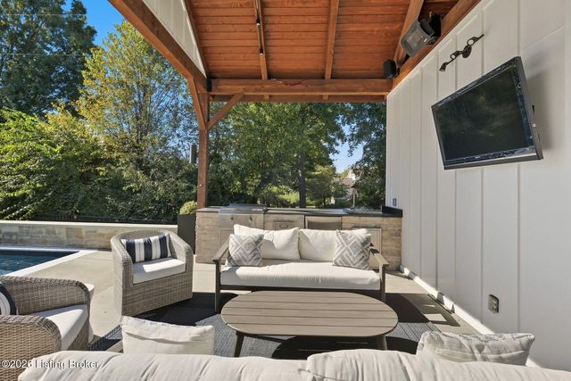 7505 Lone Oak Ct, Crestwood, KY 40014