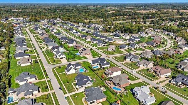 7505 Lone Oak Ct, Crestwood, KY 40014