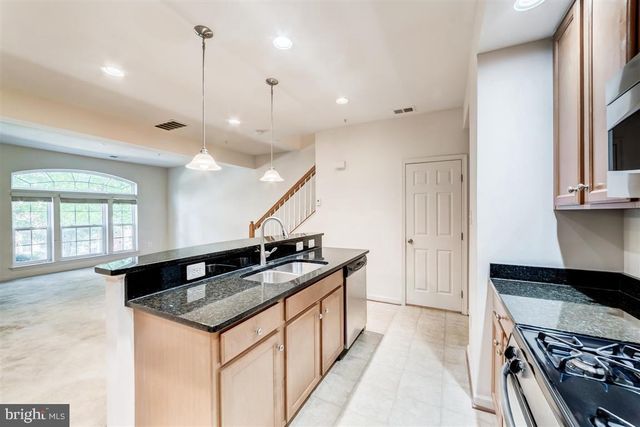 2513 EASTBOURNE DR, Woodbridge, VA 22191