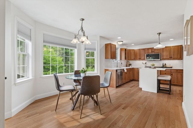 8 Cardinal Cir, Shrewsbury, MA 01545