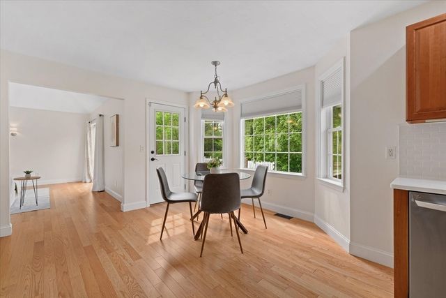 8 Cardinal Cir, Shrewsbury, MA 01545