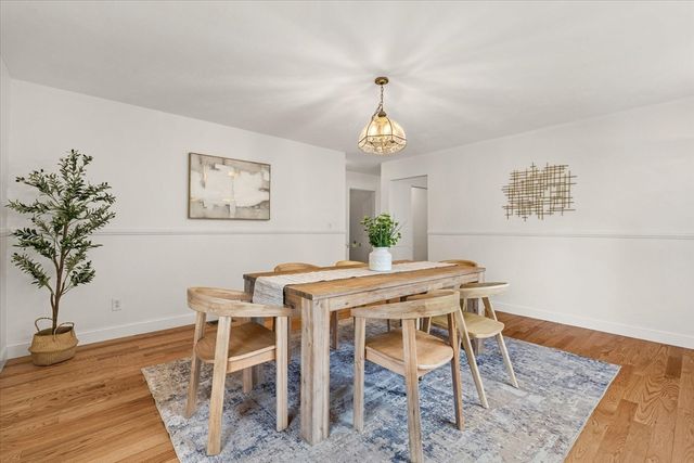 8 Cardinal Cir, Shrewsbury, MA 01545