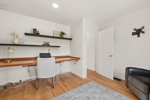 8 Cardinal Cir, Shrewsbury, MA 01545