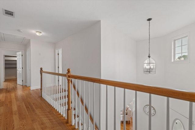8 Cardinal Cir, Shrewsbury, MA 01545