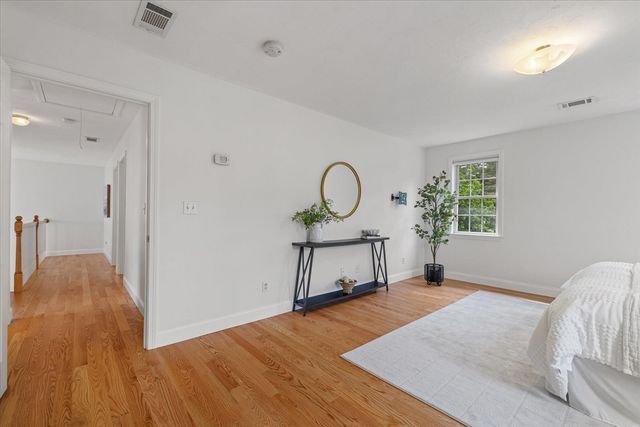 8 Cardinal Cir, Shrewsbury, MA 01545