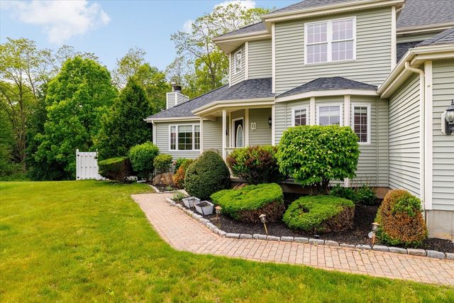 8 Cardinal Cir, Shrewsbury, MA 01545