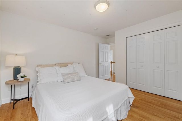 8 Cardinal Cir, Shrewsbury, MA 01545