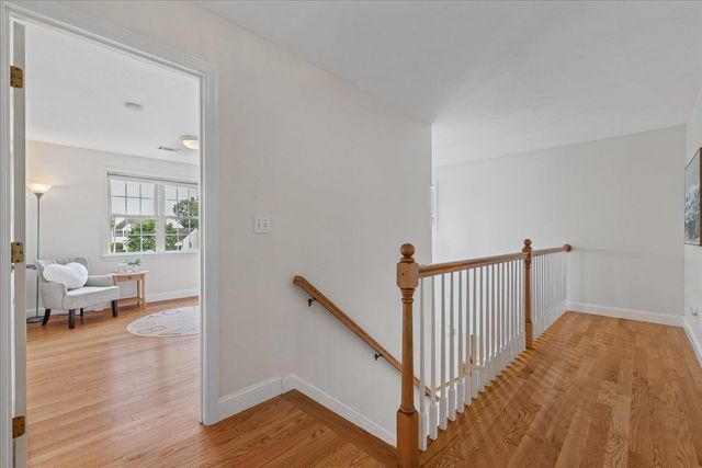 8 Cardinal Cir, Shrewsbury, MA 01545