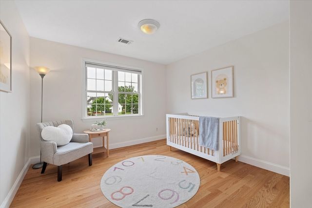 8 Cardinal Cir, Shrewsbury, MA 01545