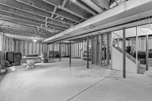 8 Cardinal Cir, Shrewsbury, MA 01545