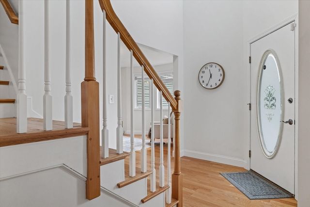8 Cardinal Cir, Shrewsbury, MA 01545