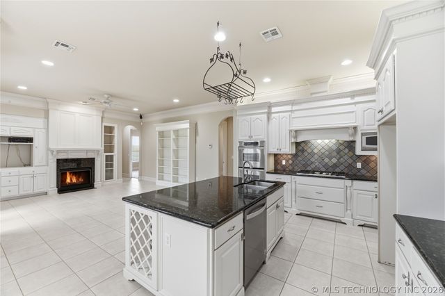 14545 E Quail Run Street, Claremore, OK 74017