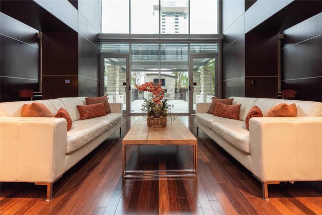 360 Nueces ST 1214, Austin, TX 78701