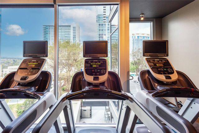 360 Nueces ST 1214, Austin, TX 78701