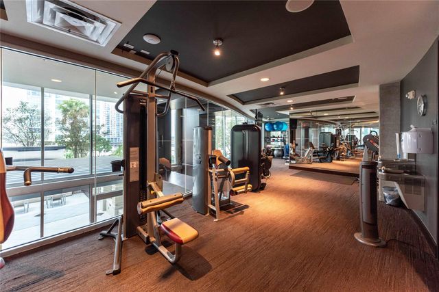 360 Nueces ST 1214, Austin, TX 78701