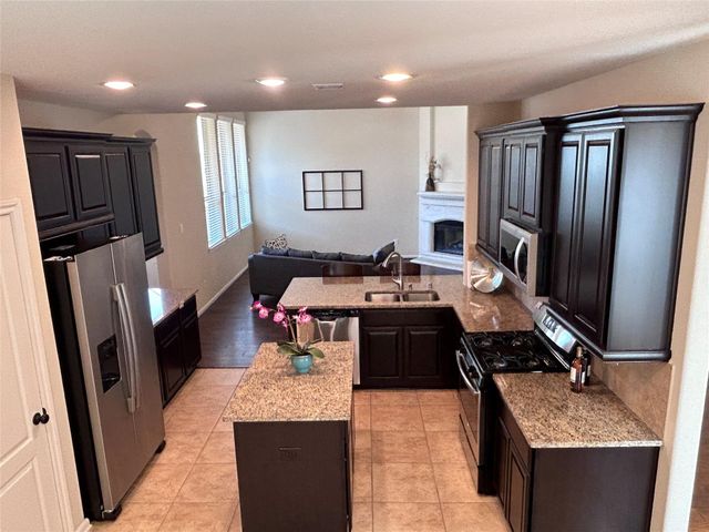 6819 Hunters Trace Lane, Baytown, TX 77521