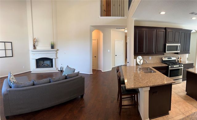 6819 Hunters Trace Lane, Baytown, TX 77521