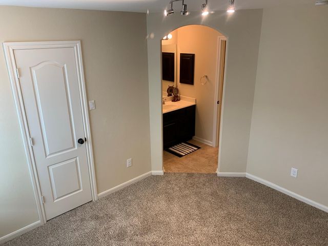 6819 Hunters Trace Lane, Baytown, TX 77521