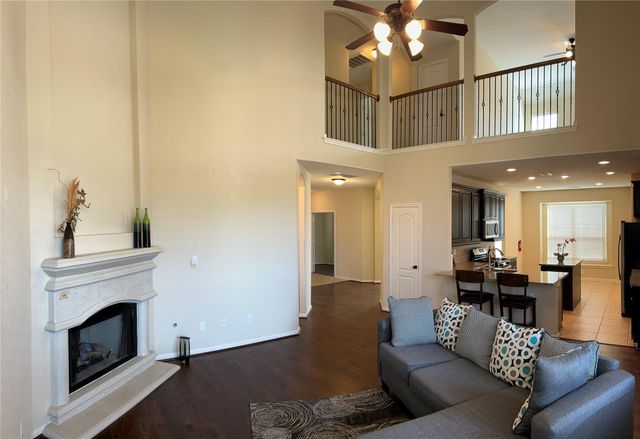 6819 Hunters Trace Lane, Baytown, TX 77521