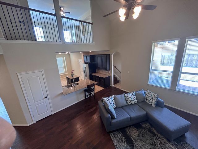 6819 Hunters Trace Lane, Baytown, TX 77521