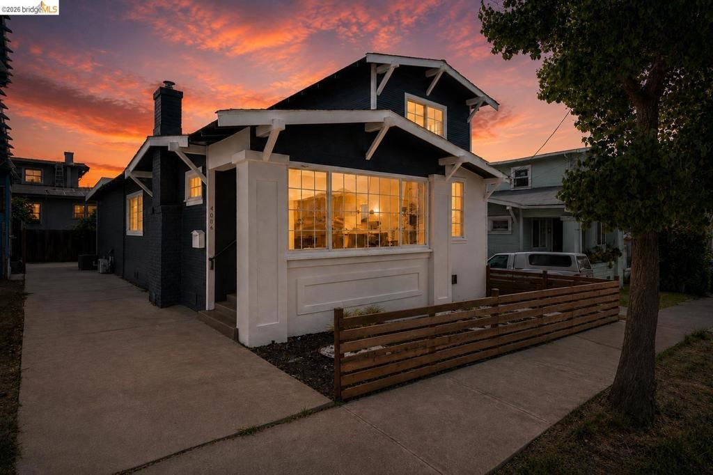 Image 1 of property listing at 4006 Carrington St, Oakland, CA 94601