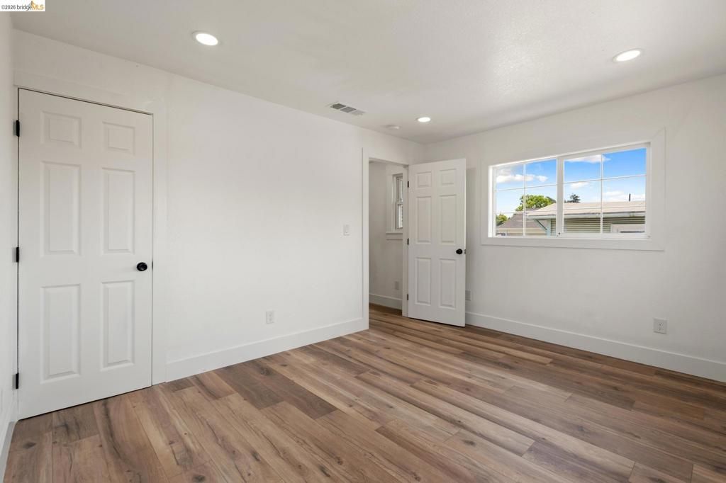 Image 24 of property listing at 4006 Carrington St, Oakland, CA 94601