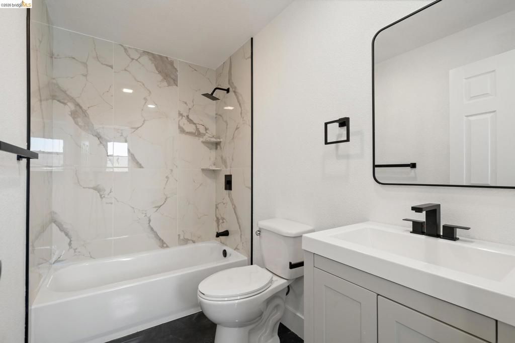 Image 25 of property listing at 4006 Carrington St, Oakland, CA 94601