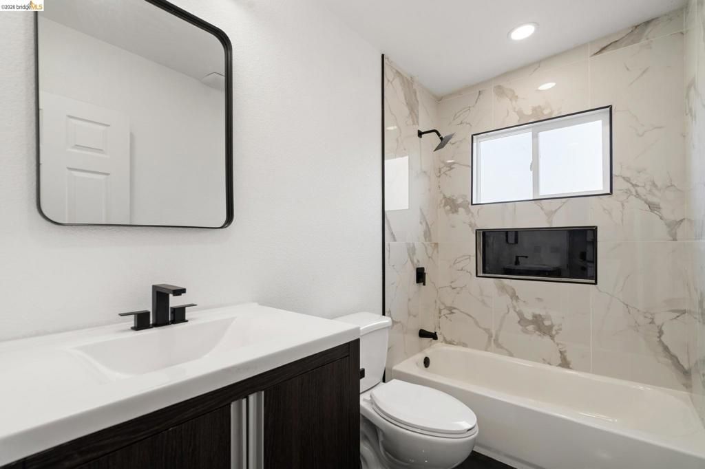 Image 29 of property listing at 4006 Carrington St, Oakland, CA 94601