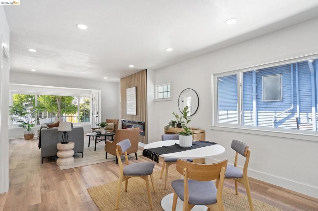 Image 3 of property listing at 4006 Carrington St, Oakland, CA 94601
