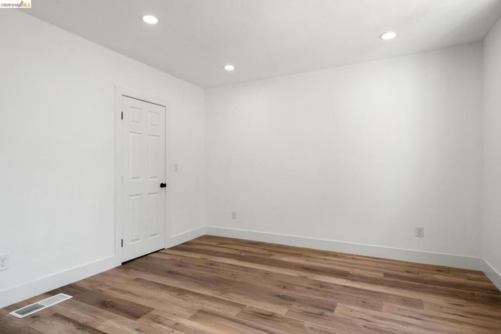 Image 31 of property listing at 4006 Carrington St, Oakland, CA 94601