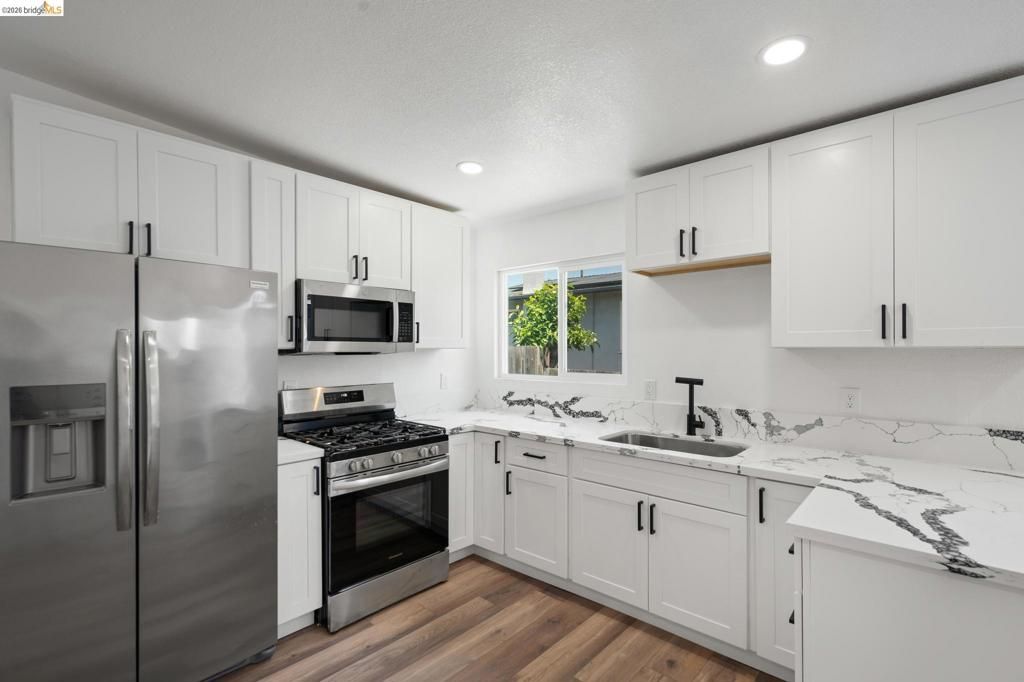 Image 33 of property listing at 4006 Carrington St, Oakland, CA 94601