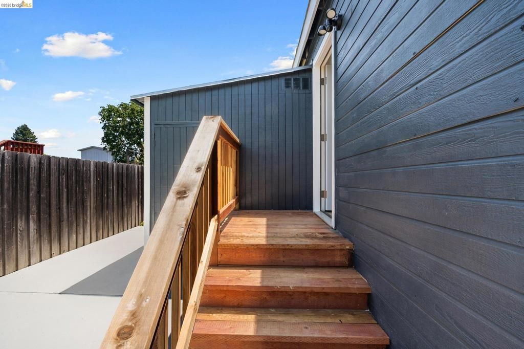 Image 37 of property listing at 4006 Carrington St, Oakland, CA 94601