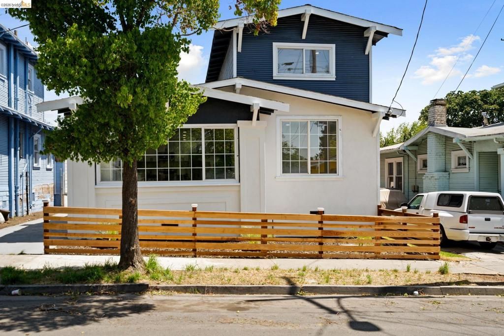 Image 42 of property listing at 4006 Carrington St, Oakland, CA 94601