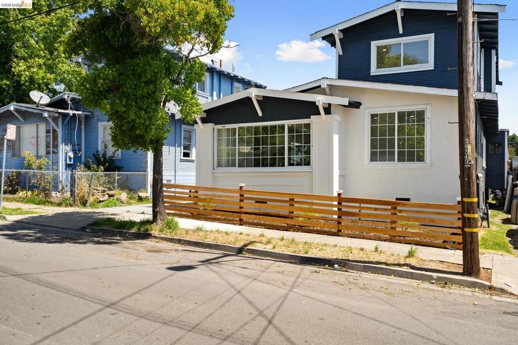 Image 43 of property listing at 4006 Carrington St, Oakland, CA 94601