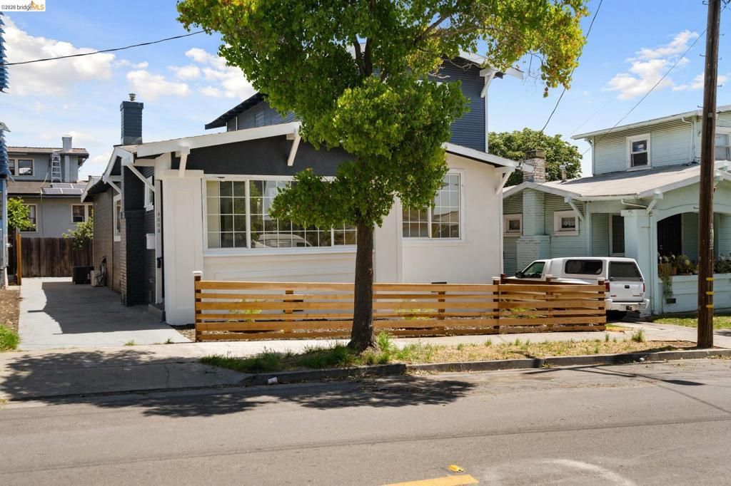 Image 44 of property listing at 4006 Carrington St, Oakland, CA 94601