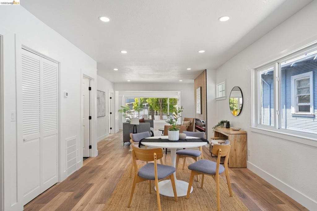 Image 5 of property listing at 4006 Carrington St, Oakland, CA 94601
