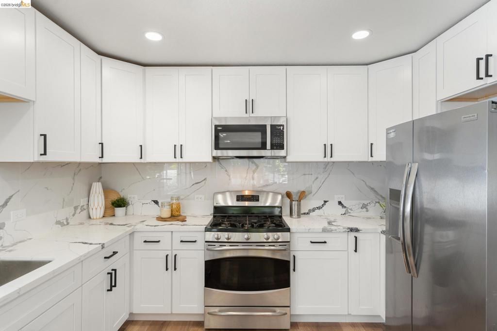 Image 7 of property listing at 4006 Carrington St, Oakland, CA 94601