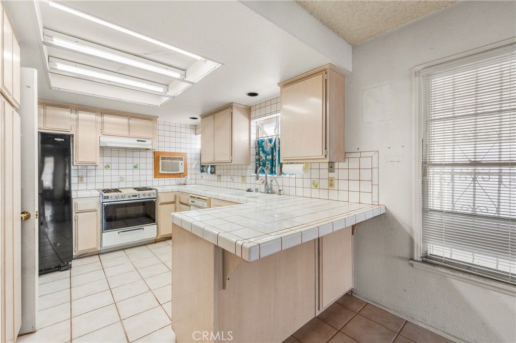3920 Buckingham Road, Los Angeles, CA 90008 — photo 5