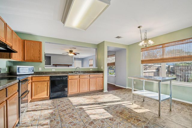 100 Kendall CV, Elgin, TX 78621