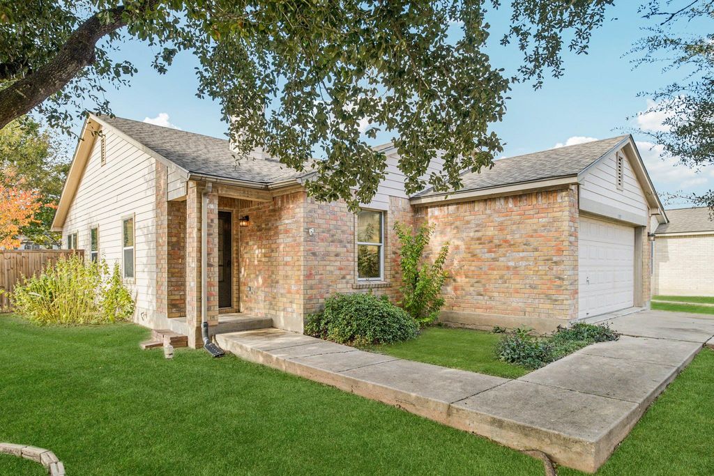 100 Kendall CV, Elgin, TX 78621