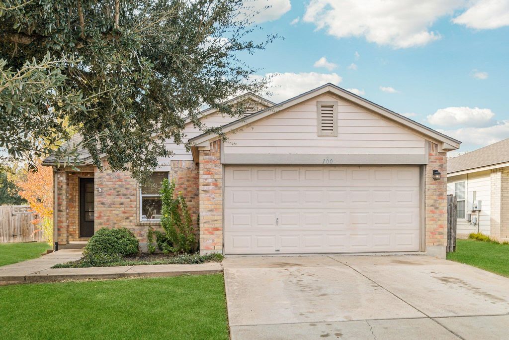 100 Kendall CV, Elgin, TX 78621