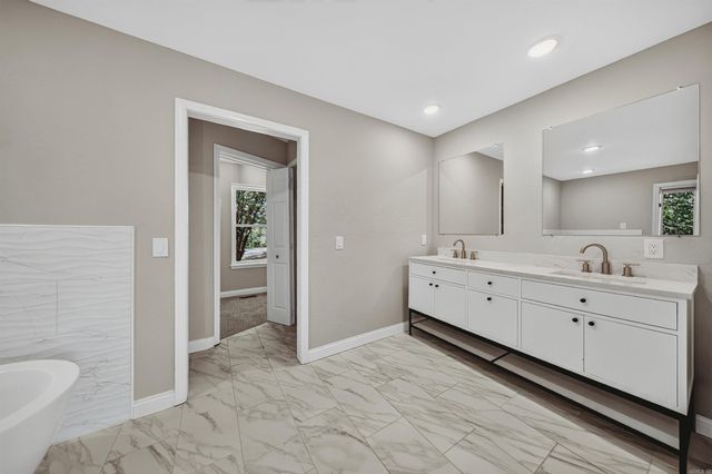 13638 Spring Road, Bentonville, AR 71712