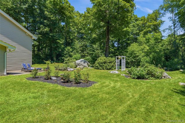 43 Nathan Hale Drive, Stormville, NY 12582