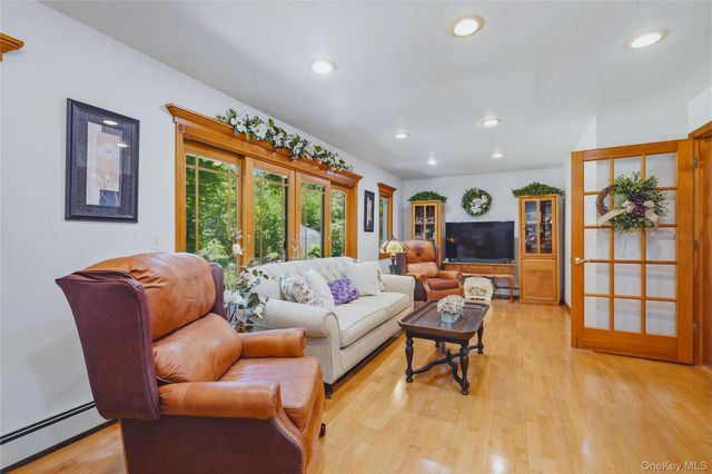 43 Nathan Hale Drive, Stormville, NY 12582